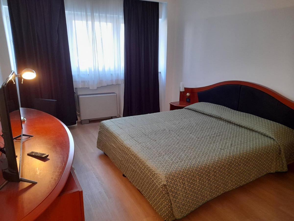 Hotel Donizetti Lallio Buitenkant foto