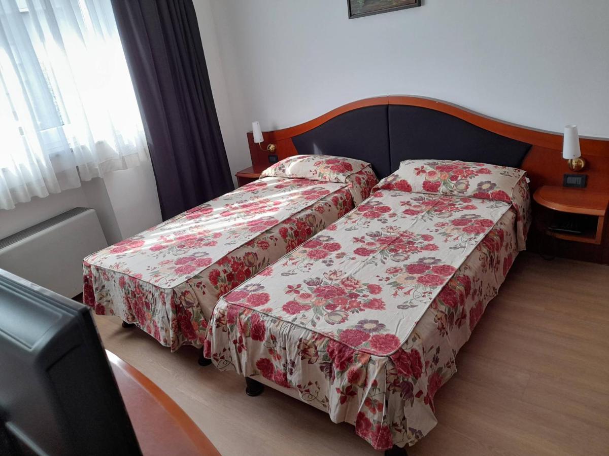 Hotel Donizetti Lallio Buitenkant foto