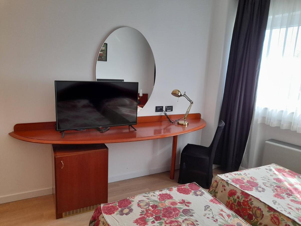 Hotel Donizetti Lallio Buitenkant foto