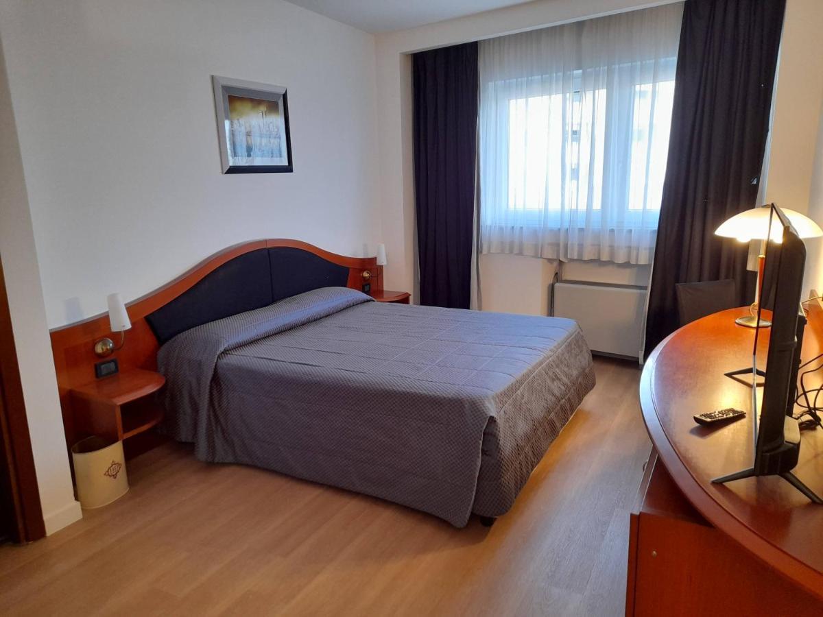 Hotel Donizetti Lallio Buitenkant foto