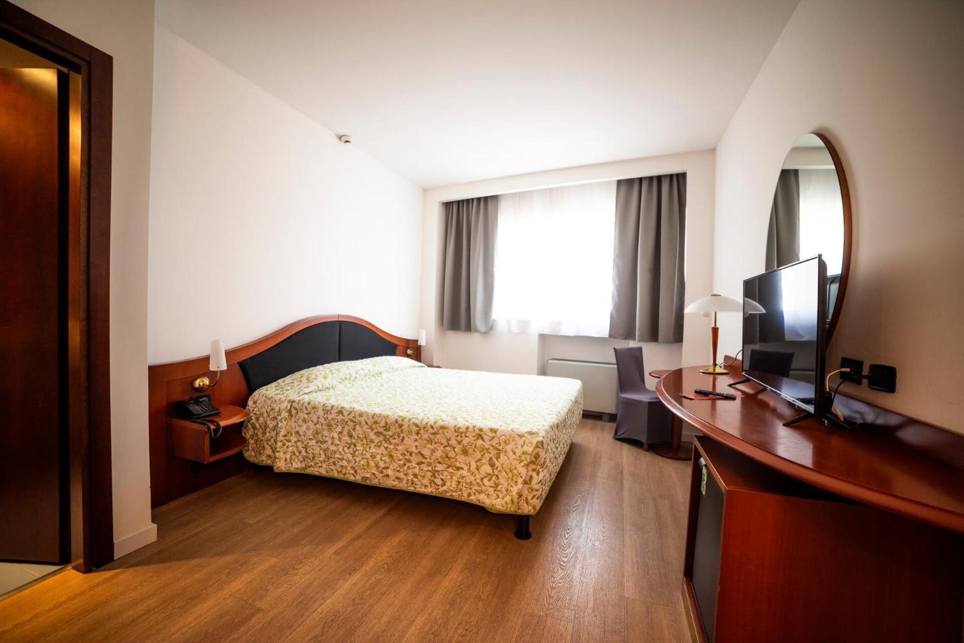 Hotel Donizetti Lallio Buitenkant foto